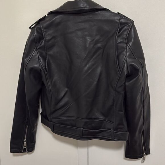 NWT Rebecca Minkoff Vegan Leather Black Crop Woman’s Moto Jacket. Size Medium. - Picture 3 of 8